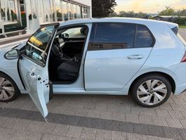 VW Golf UNITED