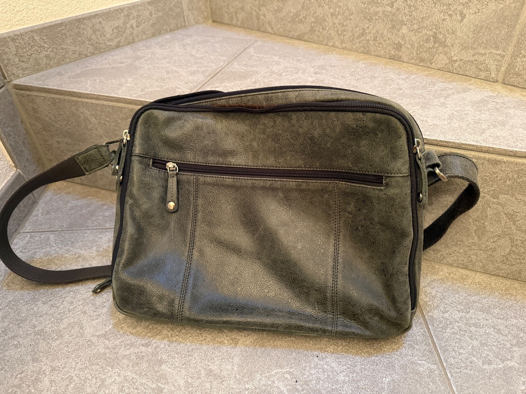 Borse da donna: Umhängetasche/Messanger Bag Gil Holsters – Usato da Embrach venduto da Lieblingszeugs 1