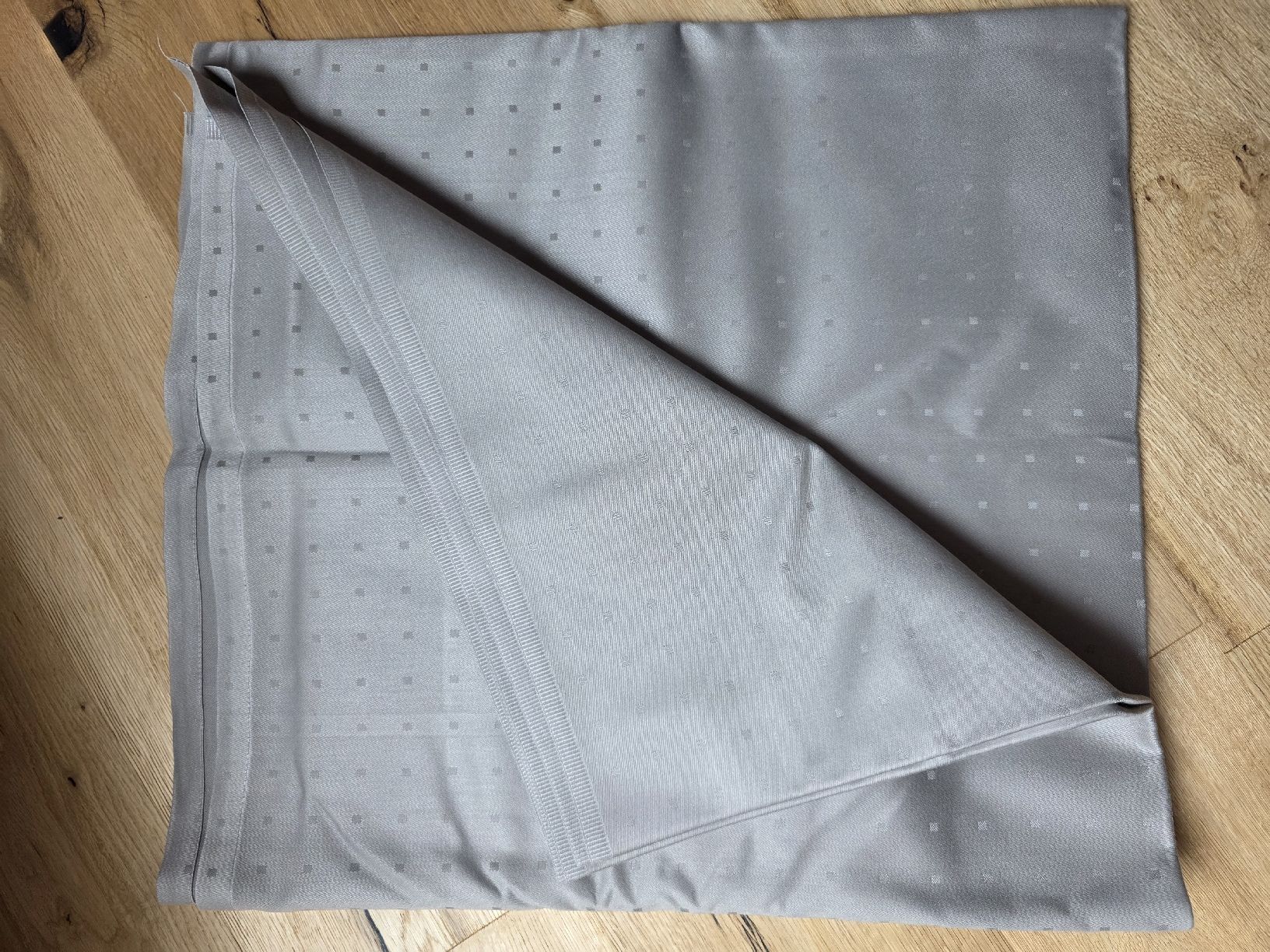 Autre linge de table: Tischtuch 210x210cm hellgrau kariert  – D'occasion à Toffen par ver_x68f 1