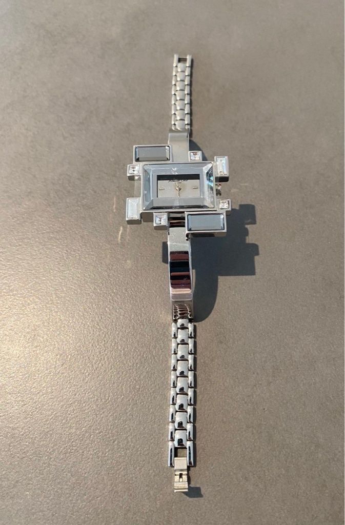 Montres: Armbanduhr von Kenneth Cole Quartz – Neuf avec emballage d'origine à Hombrechtikon par bettersurfer 4