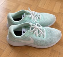Nike Sneaker Nile Green / Mint – Gr. 41