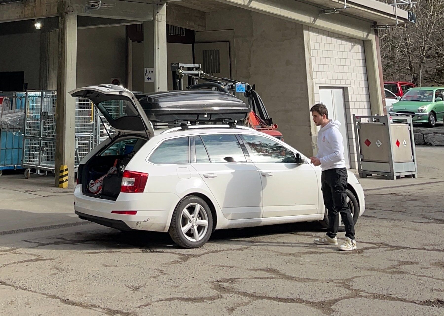 Gamaparts Dachboxen: Dachbox mit Dachträger – Gebraucht aus suhr von hpleibundgut