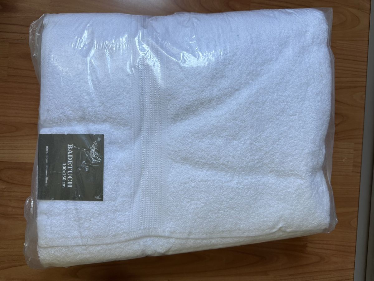 Serviettes de bain: 3x Badetuch 100x150 – Neuf avec emballage d'origine à Bern par TopG786
