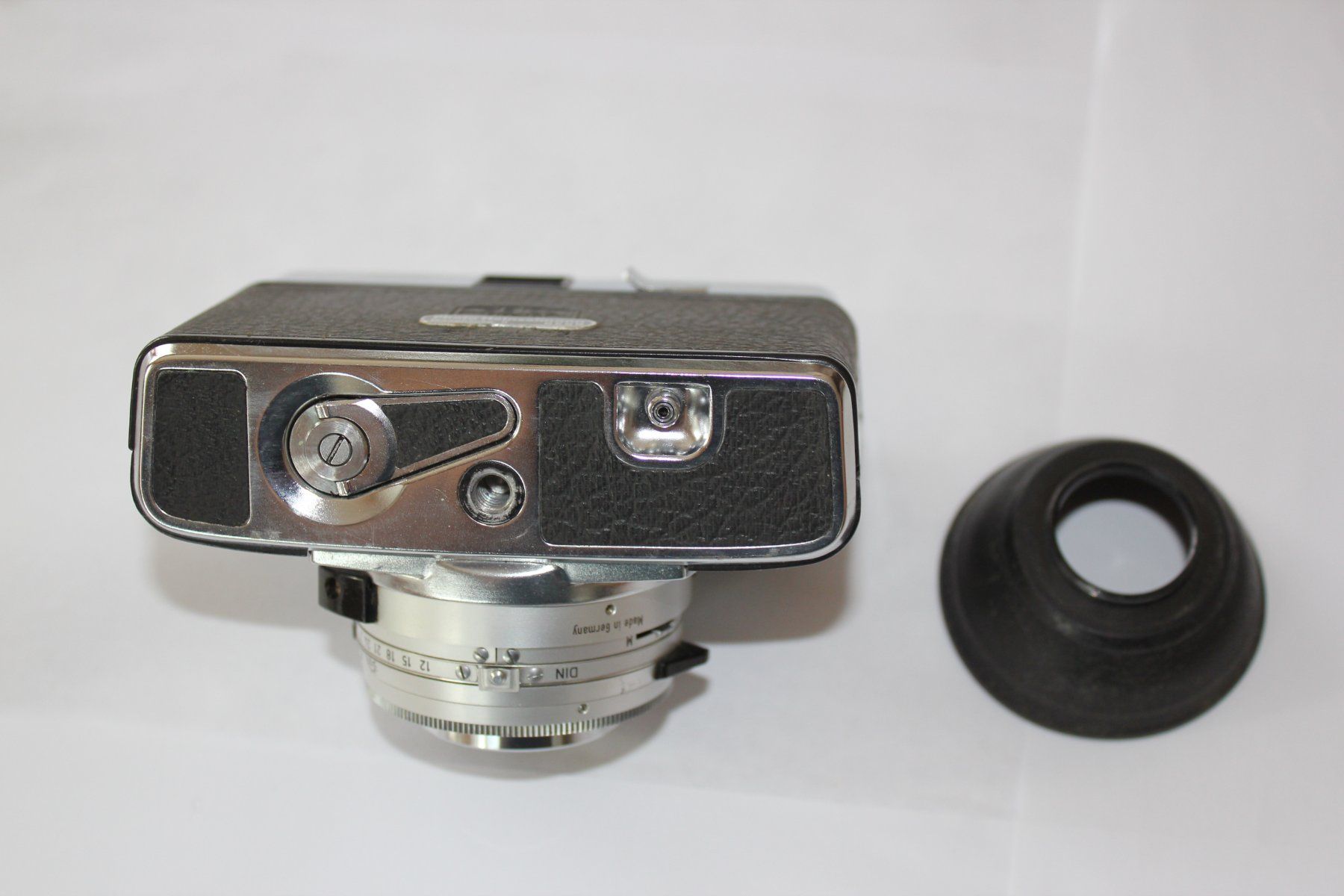 Zeiss Fotocamera: Zeiss Ikon  contessa 35 – Usato da Reinach AG venduto da hispo 2