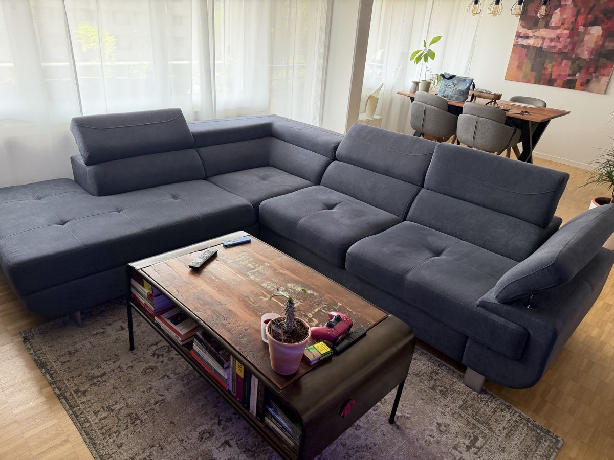 Sofas: Blaue L-Form Couch mit Bettfunktion  – D'occasion à Brugg AG par jac_qw5s