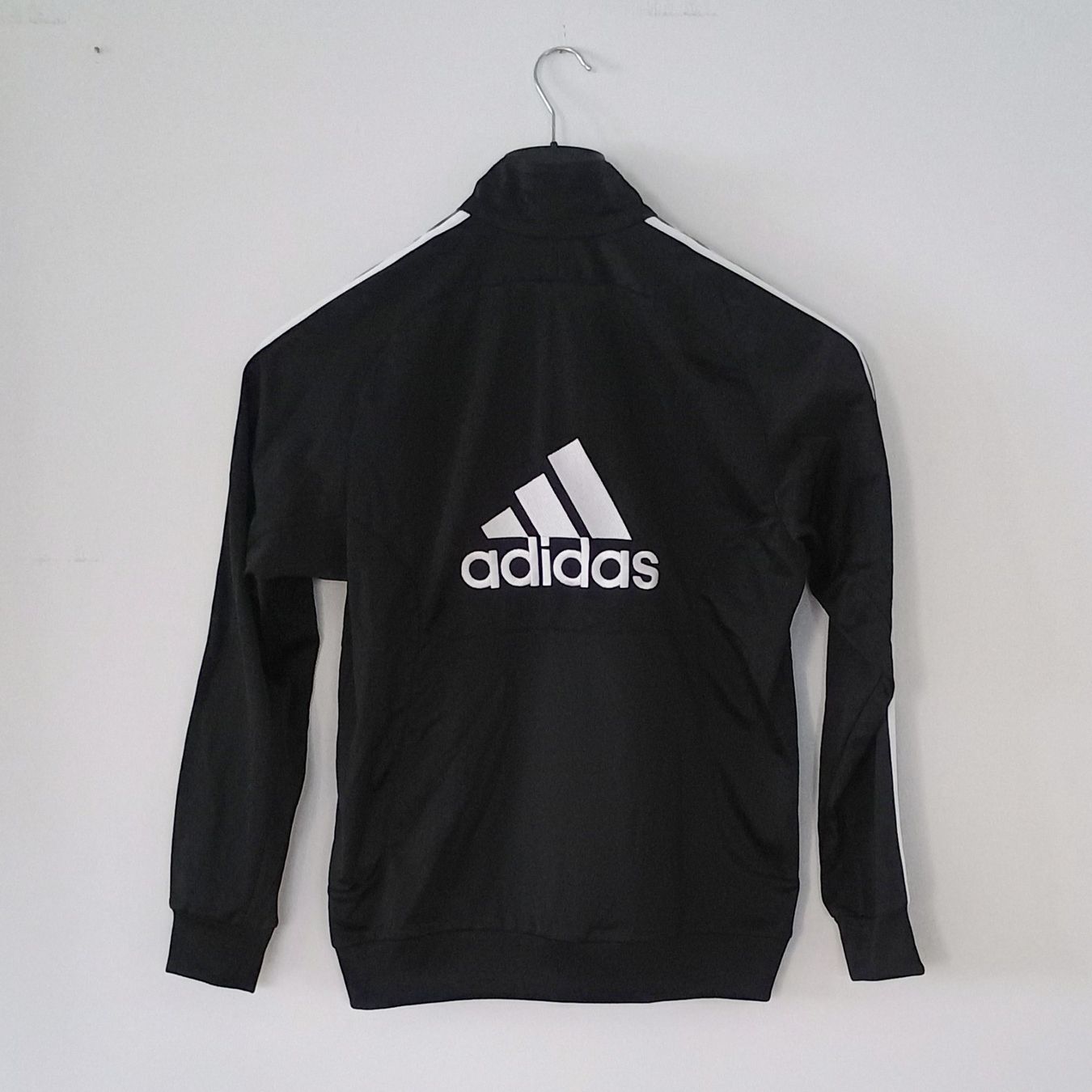 Adidas Vestes: Neuwertige Adidas Trainerjacke - Grösse M – D'occasion à St. Gallen par cabbageindustries 2