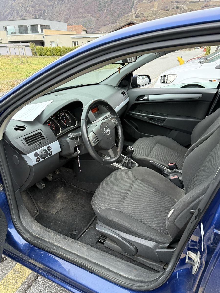 Opel Autos: Opel Astra – Gebraucht aus Sion von inf_hh5q 4