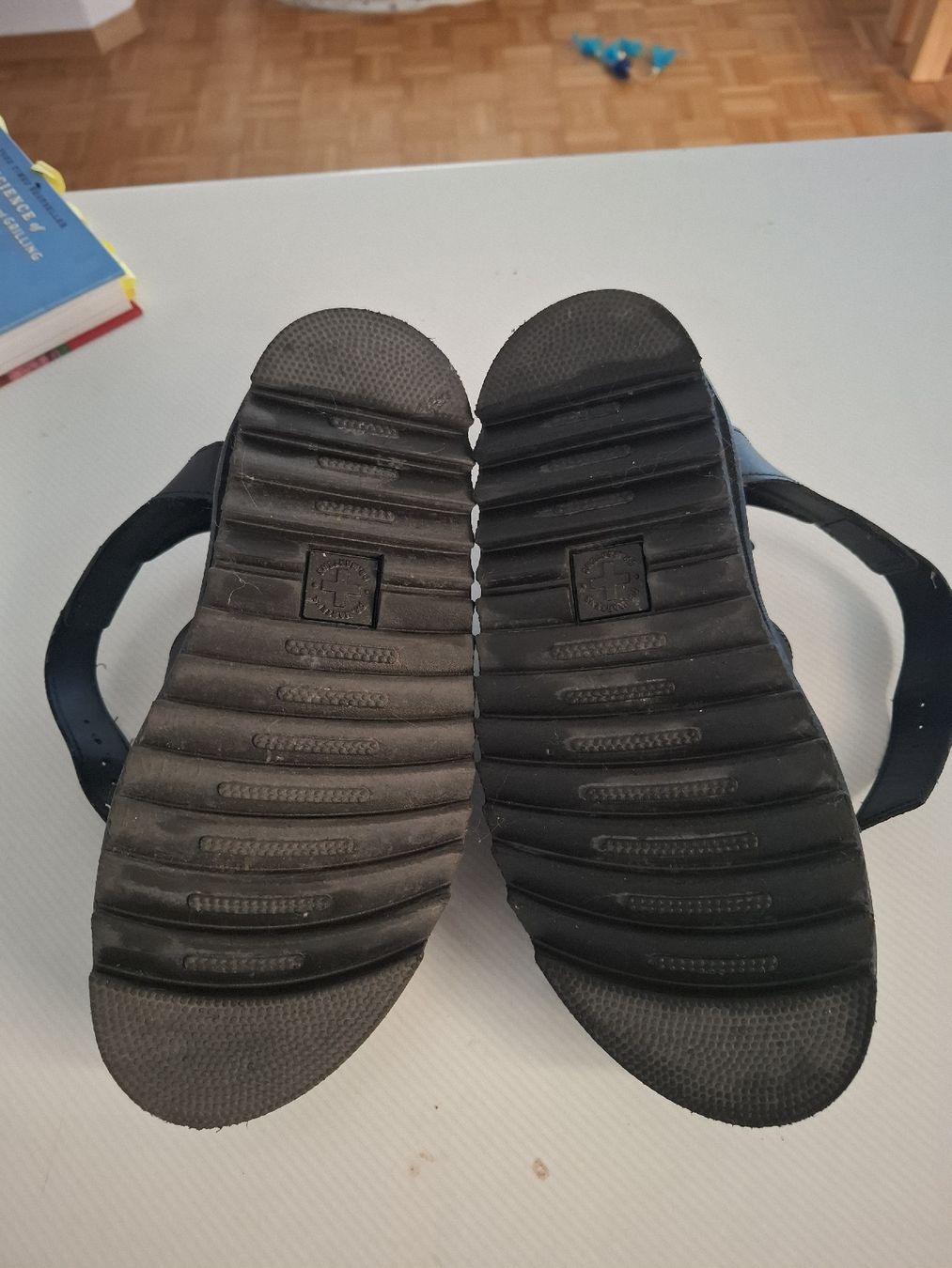 Dr. Martens Chaussures femmes: Dr. Martens Sandalen 36 – D'occasion à Neuenegg par daubelj 1