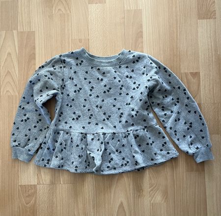 Grauer Pullover, Gr. 122/128