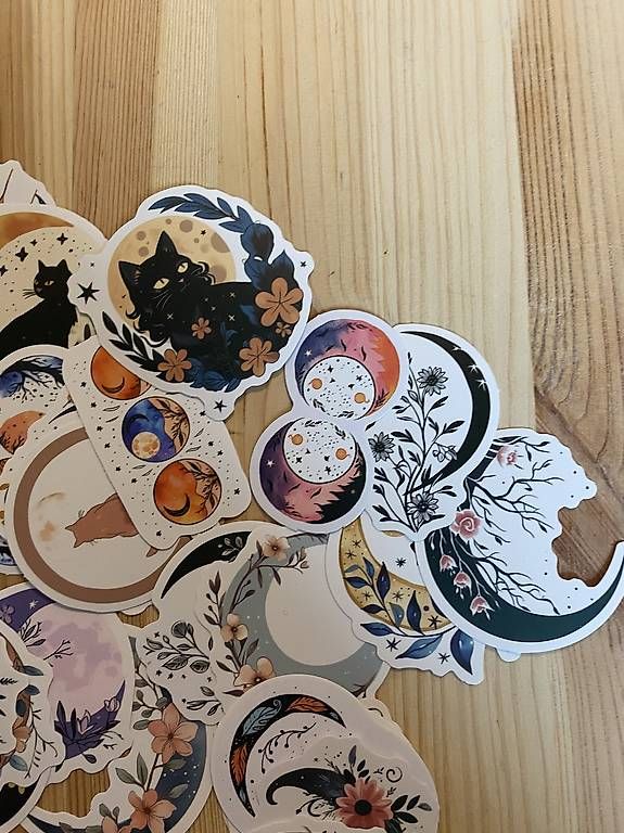 Aufkleber: Stickerset Mond und Katzen – Gebraucht aus Herisau von Flips0463 1