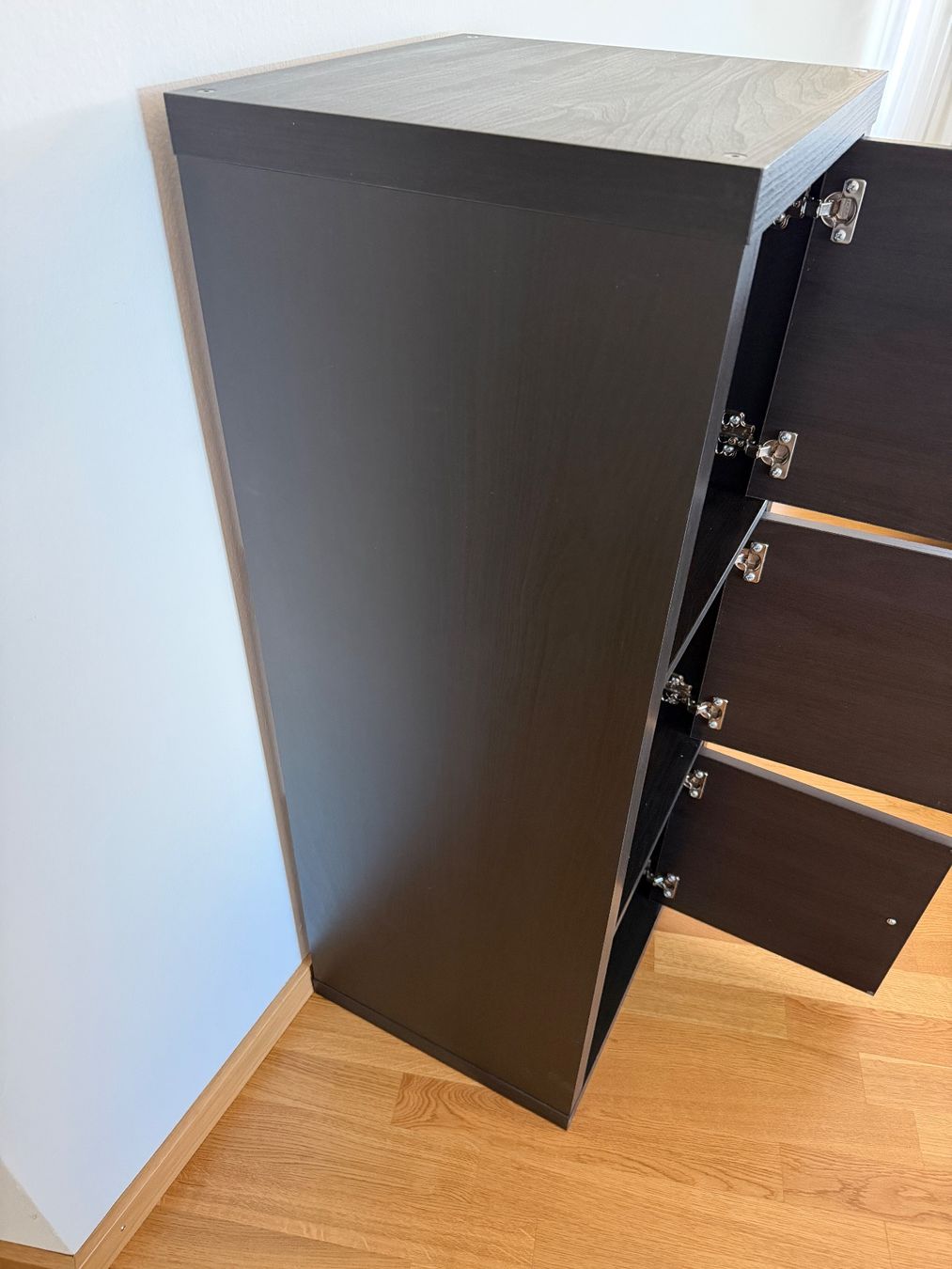 Ikea Scaffali: Kallax-Regal mit Türchen – Usato da Basel venduto da durelm 3