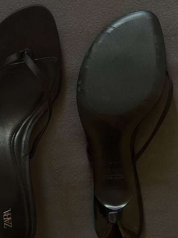 Scarpe da donna: Zara Kitten Heels Grösse 41 - Schwarz – Usato da Winterthur venduto da hndrxxoxo 1