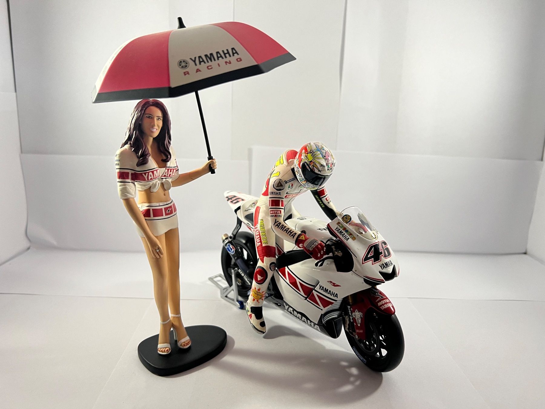 Minichamps Kit di modellismo & Modellini statici: Valentino Rossi Lot 9 – Usato da Sergey venduto da Mascotte00 1