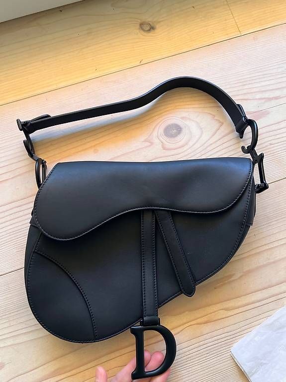 Altro in  Abbigliamento & Accessori: Dior Saddle Bag with Strap + Adjustable Shoulder Strap  – Usato da Ittigen venduto da san_9pr8 1
