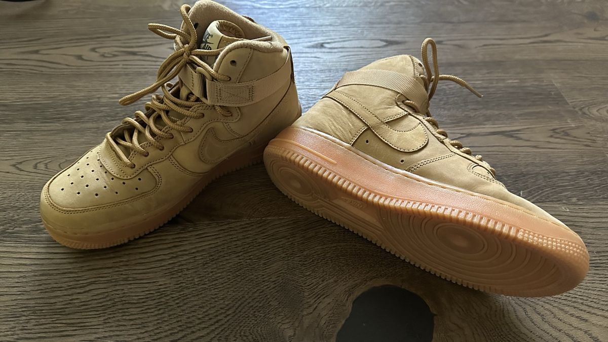 Nike Scarpe da uomo: Nike High Top Sneaker Air Force 1, Gr. 38.5 – Nuovo (secondo la descrizione) da Cham venduto da dadica