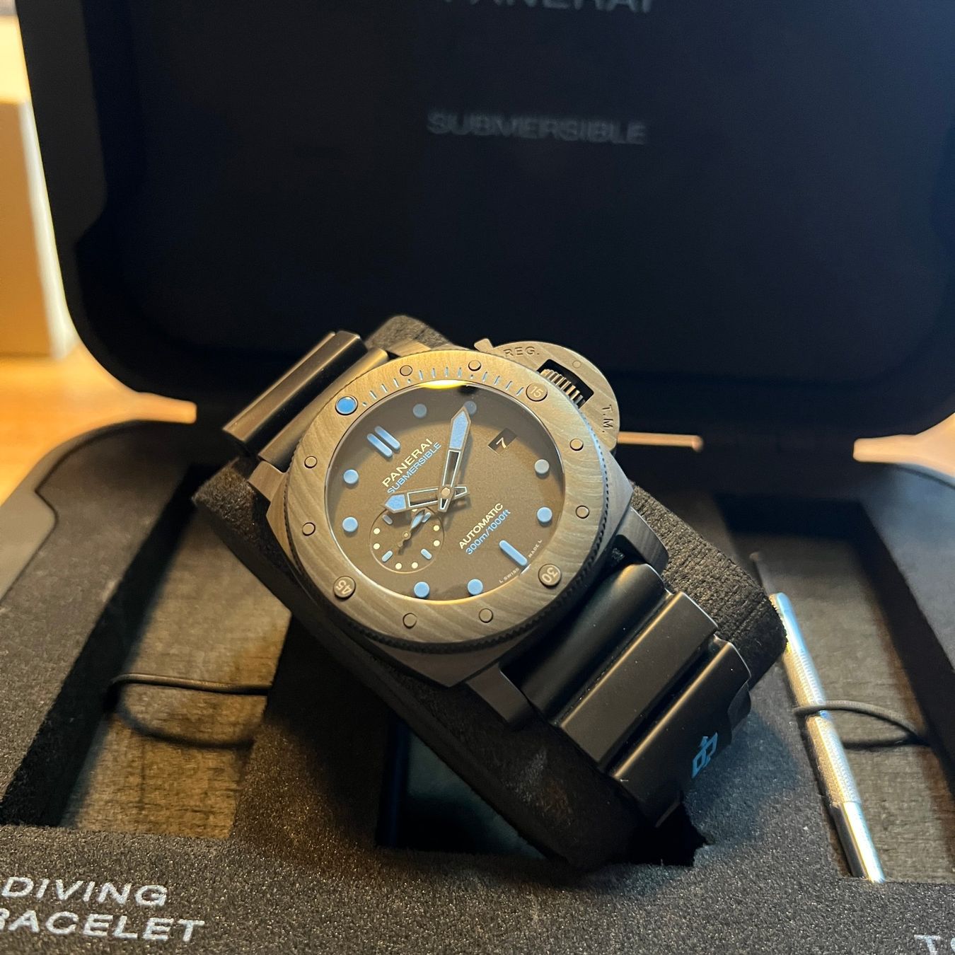 Panerai Montres: FLASH SALE Panerai Submersible Carbotech Full Set PAM01616 – D'occasion à Carouge GE par Watchaser 7