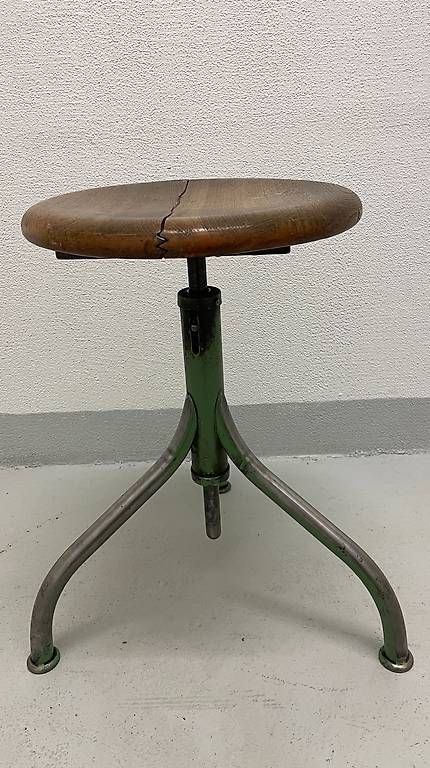 Sgabelli: Atelierstuhl Vintage Hocker Drehhocker – Usato da Aarburg venduto da Qin3ze 1