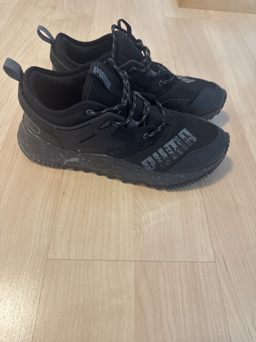 Puma Scarpe da uomo: Puma  Schwarz, Grösse 42, wenig get – Usato da Kloten venduto da vaanidalea