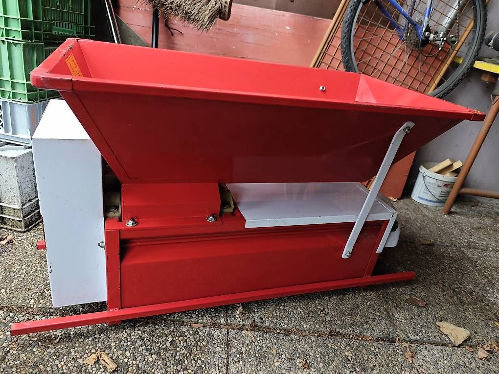 Tutte le macchine: Traubenmühle mit Abbeerer/Pigiatrice diraspatrice – Usato da Comano venduto da Mary922 1