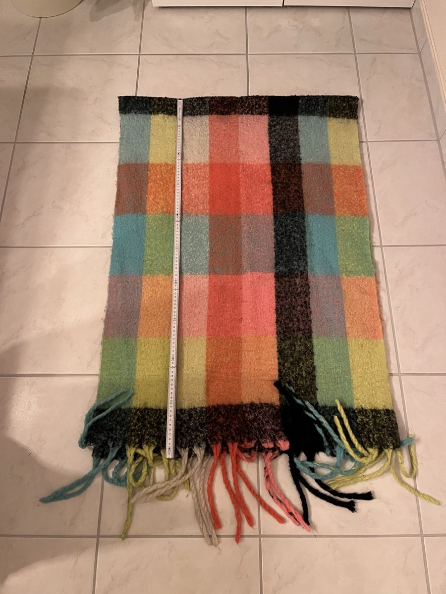 Foulard & Sciarpe: Farbenfroher Winterschal, neuwertig, top Zustand – Nuovo (secondo la descrizione) da Bretzwil venduto da Olga_KroXa 3