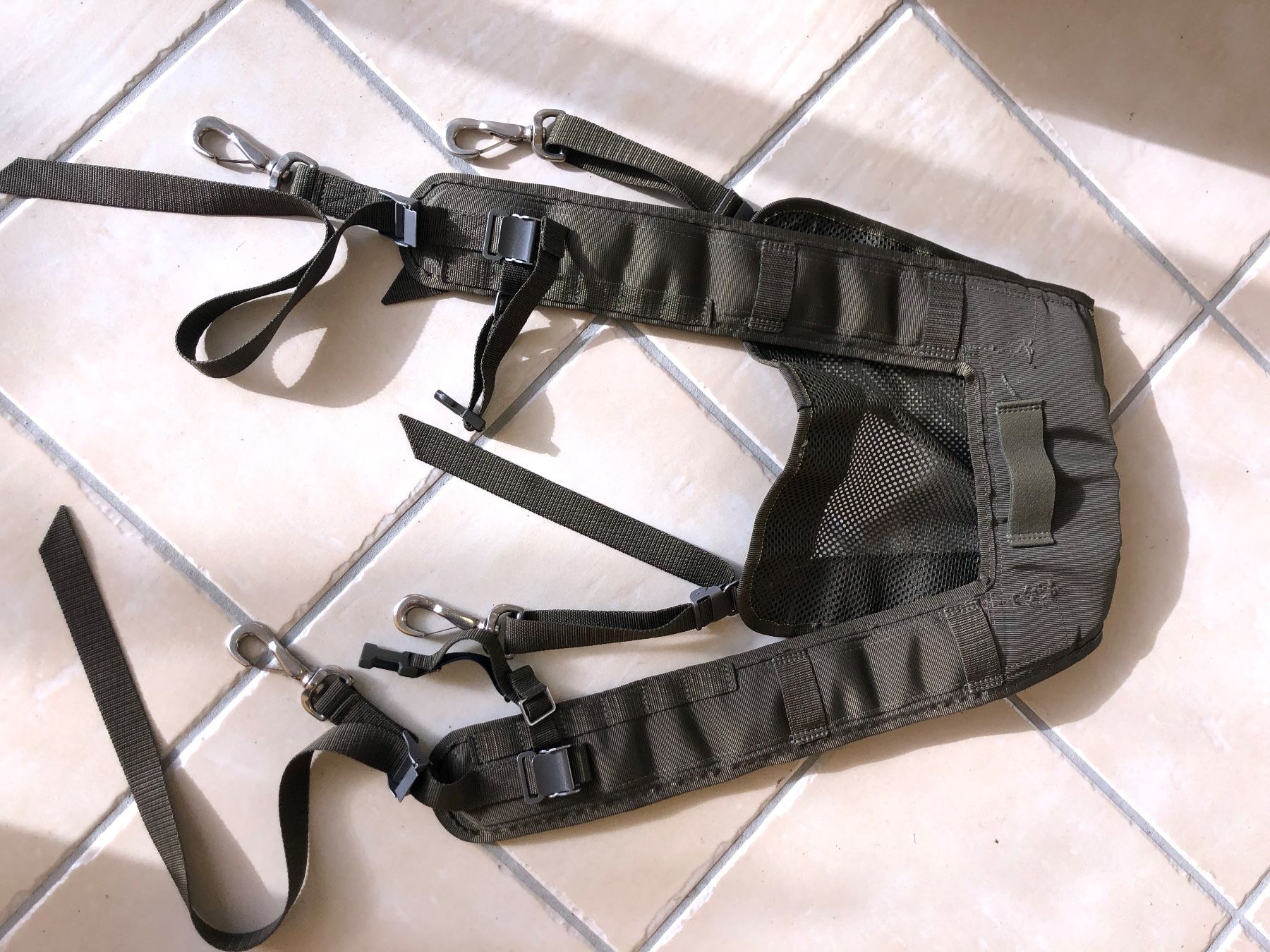 Tir sportif: Militär Trage-Geschirr – Neuf (Voir description) à Magden par Hornet2 2