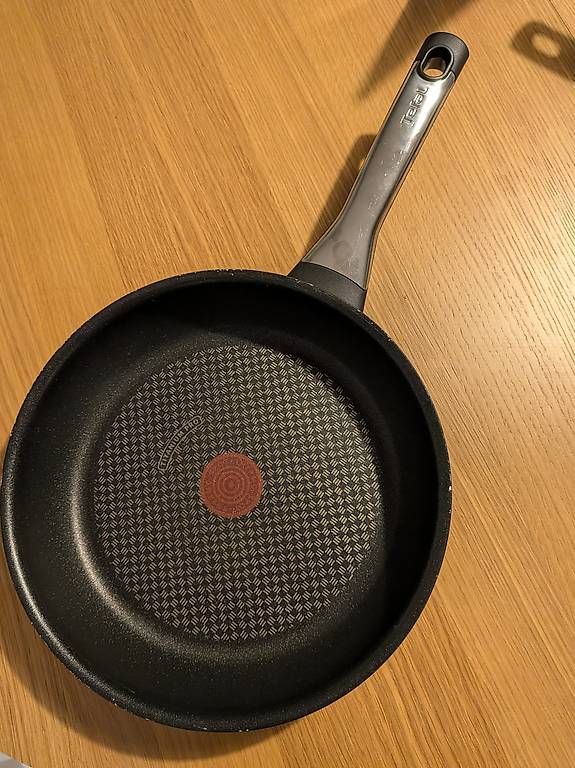Poêles: Tefal Pfanne Titanium 26 cm – D'occasion à Zurich par luc_p9fy