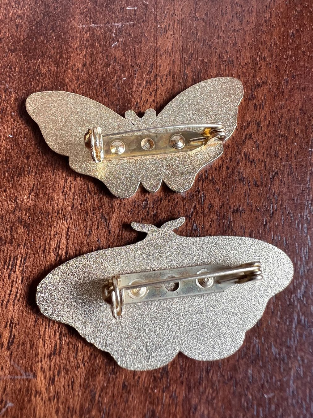 Spille & Fermagli: Schmetterling und Falter Brosche / Pin mit Blumen – Usato da Zürich venduto da car_x52z 3