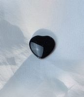 Schwarzer Onyx – polierter Trommelstein / Handschmeichler