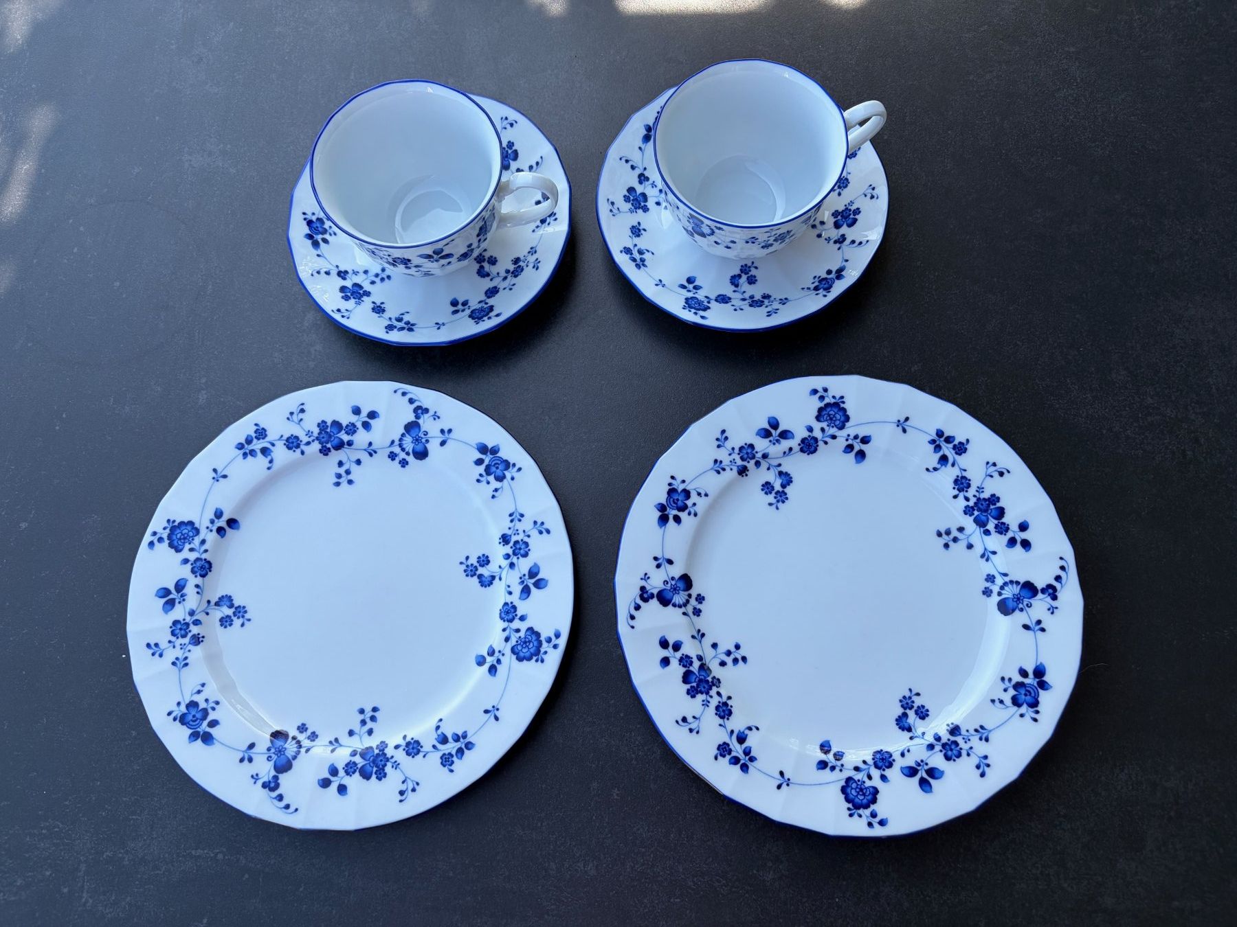 Noritake Set di piatti: Noritake Elegance in Blue Teetasse und Teller x2 – Usato da Wädenswil venduto da BEF55 1