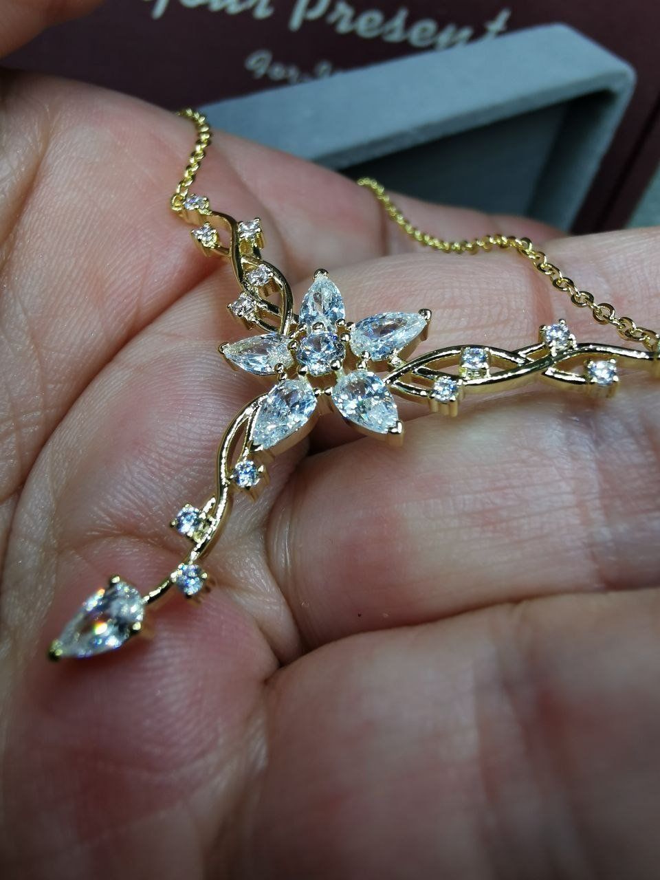 Catenine: Collier avec zircons – Nuovo e nell'imballaggio originale da Reconvilier venduto da Tsma67 9