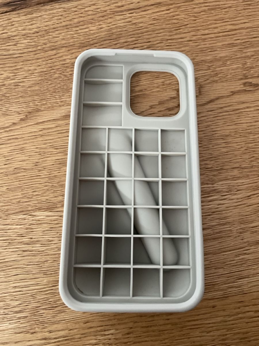Rhode Cover & Protezioni schermo: rhode iPhone 16/17 Pro Max grey case – Usato da Brunnen venduto da lau_tcp9 1