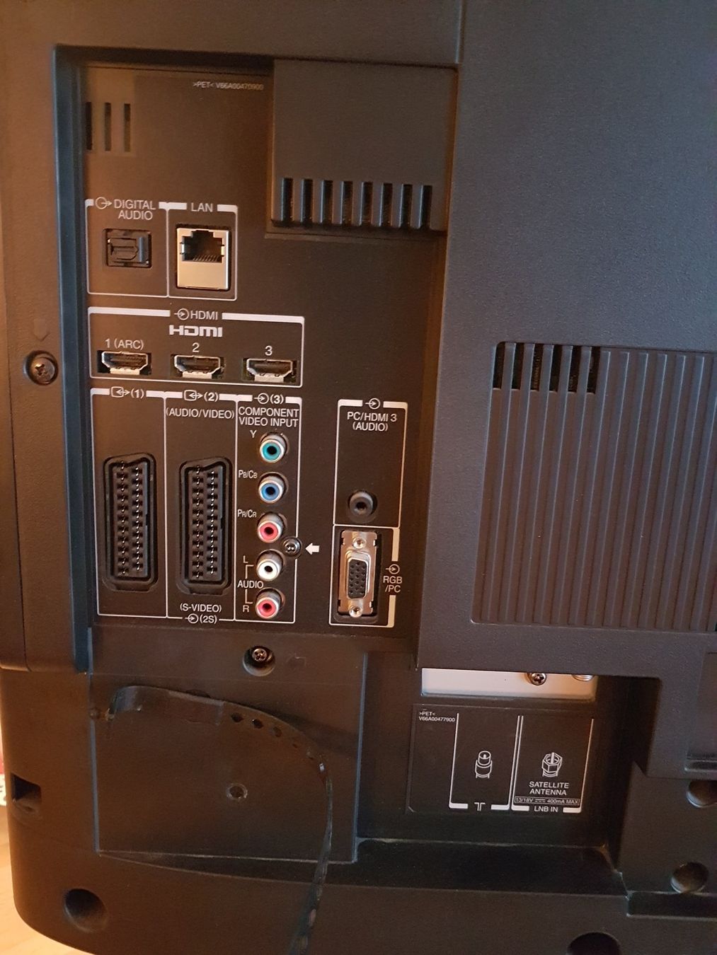 Televisori: TOSHIBA 40RV743 40" – Usato da Zürich venduto da Agios 2