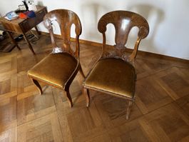 2 Yverdon Stühle