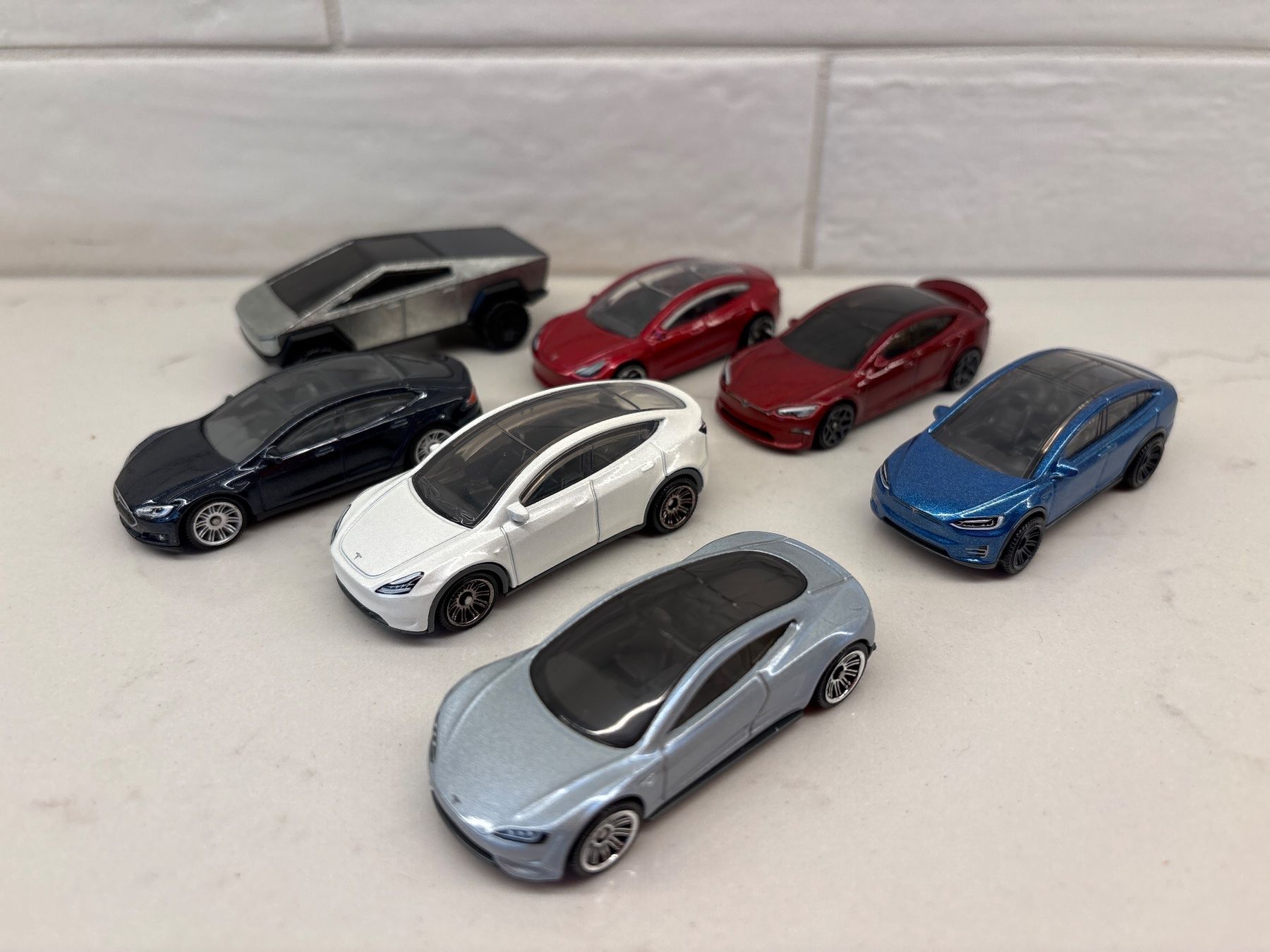Hot Wheels Modellini d'auto: Hotwheels et Matchbox  7 xTesla 1/64 – Usato da Gollion venduto da Hampton