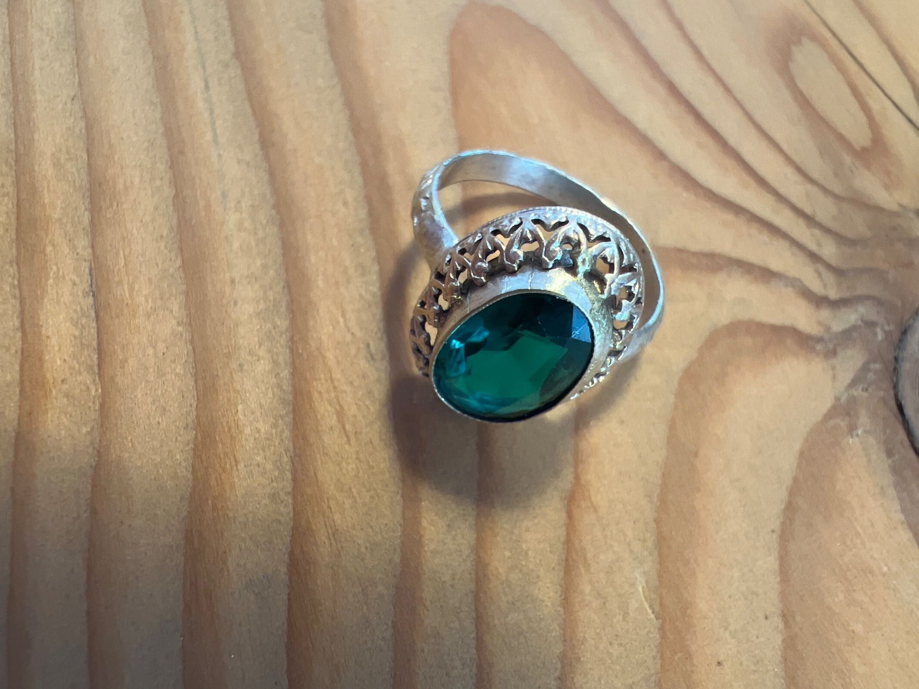 Ringe: Antik Silber Art Deco Ring mit grünem Stein – Gebraucht aus Buchs SG von  4