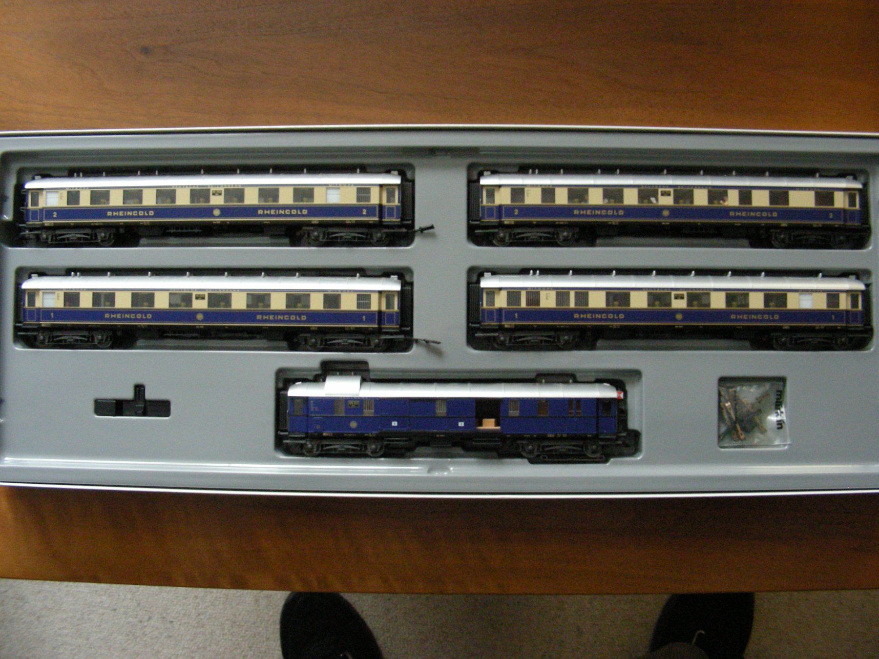 Märklin Modellini di ferrovie: Märklin Set de voitures Rheingold – Usato da Villars-Burquin venduto da Rodjeurs
