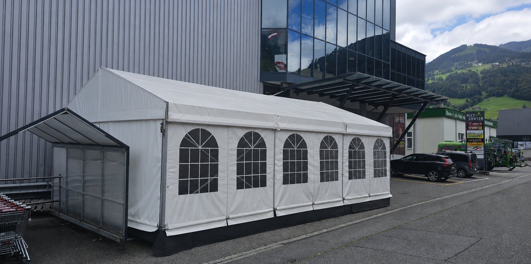 Tende & Padiglioni: Profizelt 6 x 9 m mit Türe – Usato da grosswangen venduto da Poliniman0 1