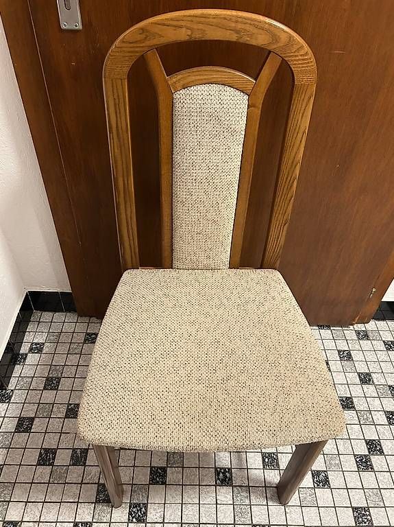 Sedie: Chaise de cuisine simple – Usato da La Tour-de-Peilz venduto da tof_sl8j