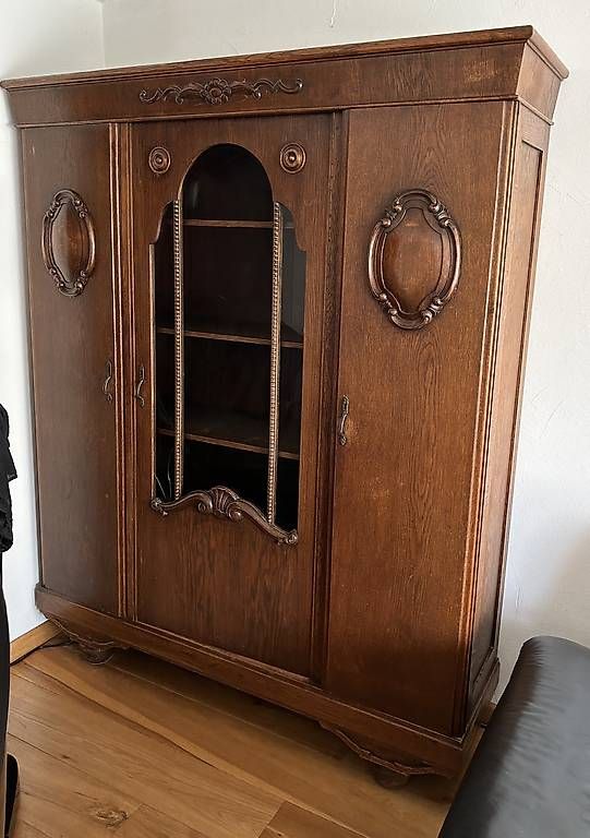 Armadi: armadio antico / Antiker Schrank – Usato da Brione s. Minusio venduto da mik_pm95