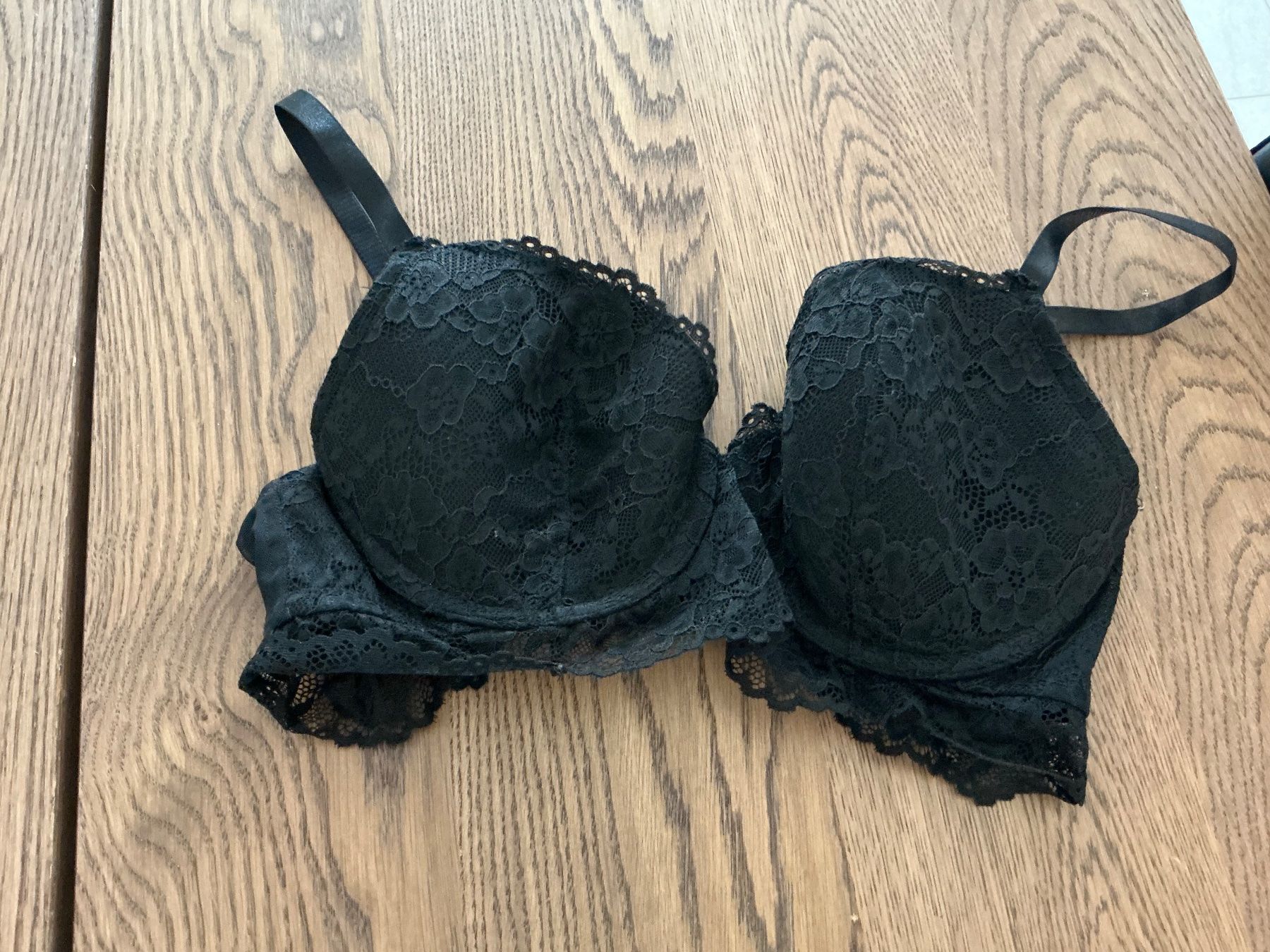 Altra biancheria intima: Schwarzer Spitzen-BH von H&M, Grösse 80C, – Usato da Würenlos venduto da Chicca2004
