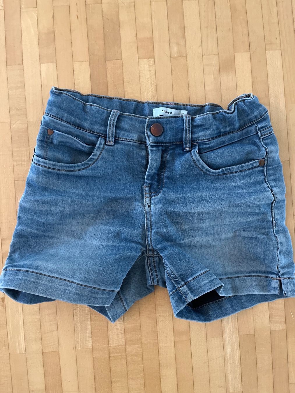 Name It Pantaloni: Shorts name it 140 Jeans – Usato da Horgen venduto da Hoppelhase11