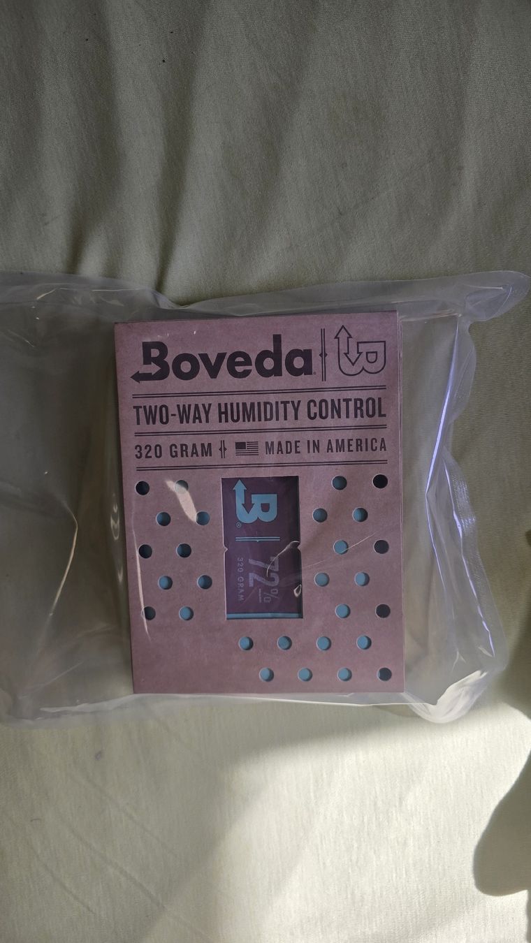 Humidore: Boveda 320g Luftfeuchtigkeitskontrolle 2-Wege 2 Tage einsatz – Gebraucht aus Glis von ank_ghh2