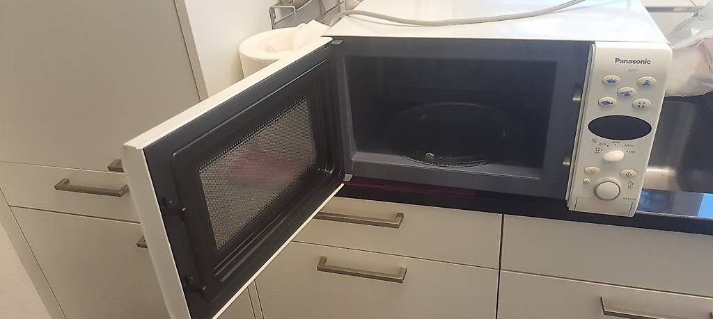 Elettrodomestici da cucina: Mikrowelle – Usato da Grabs venduto da Neuton 3