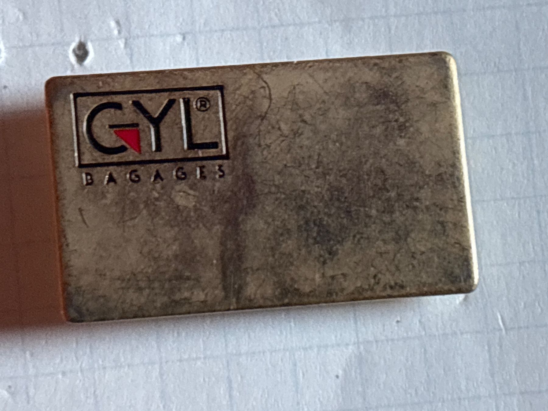 Plaquettes & Badges: Pin Gyl Bagages Koffer – D'occasion à Lützelflüh-Goldbach par NicoleL.