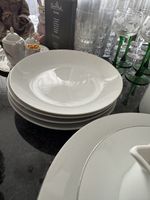 Porzellanset schlicht mit Silberrand