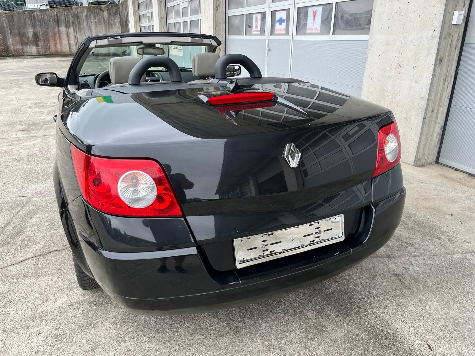 Renault Automobili: Renault Megane 2.0 16V Cabrio – Usato da Hefenhofen venduto da NietoAutomobile 3