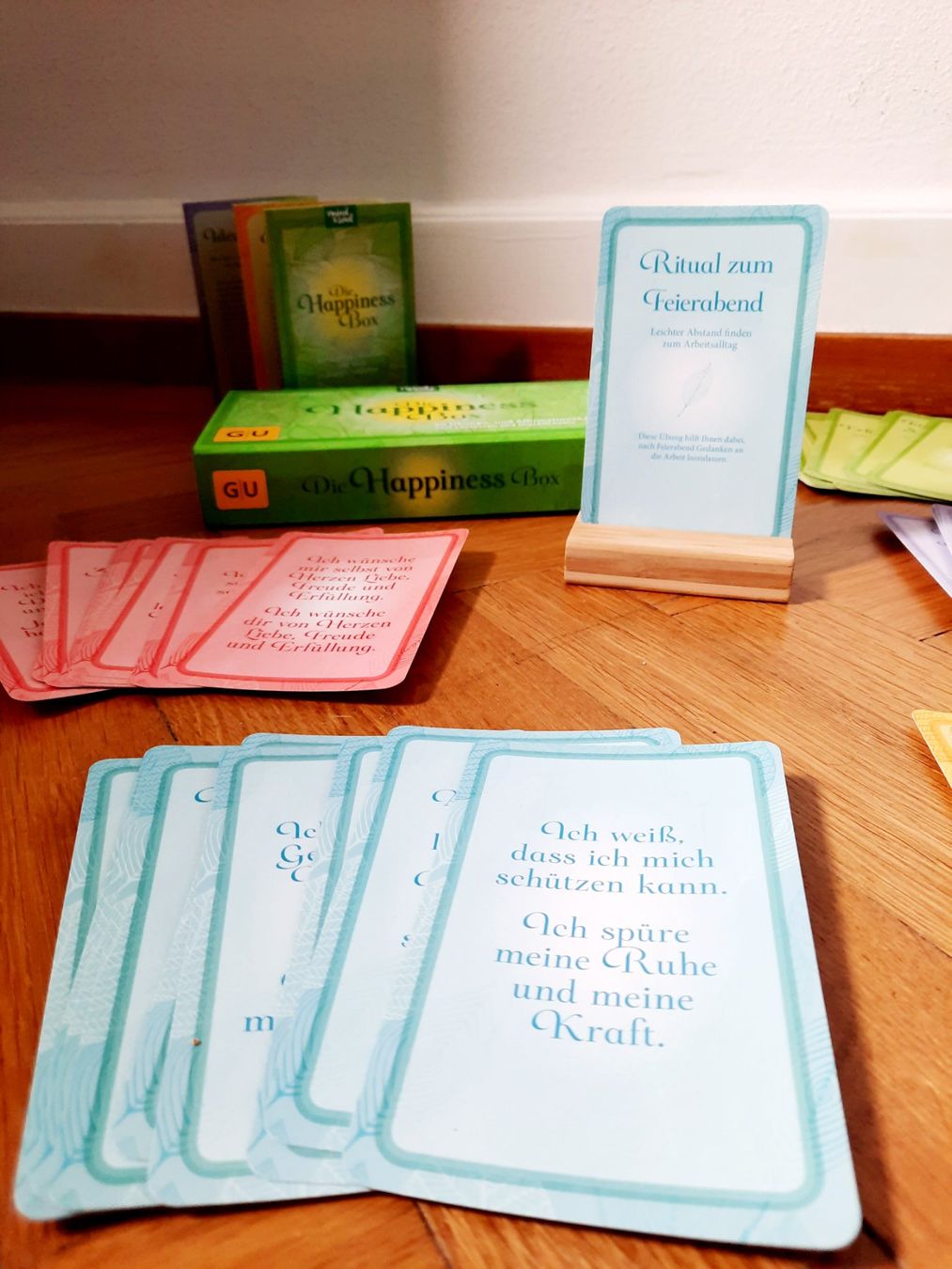 Libri: Die Happiness Box - 50 Karten & Kartenhalter – Usato da Zürich venduto da syjo33 3