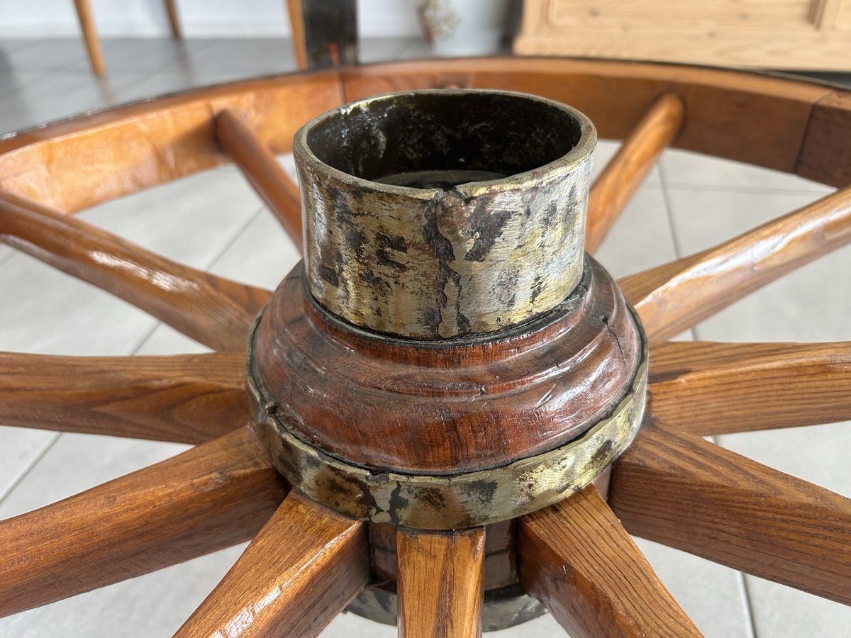 Tavoli: Rarer Couchtisch aus altem Wagenrad,rustikal!Echte Hingucker – Usato da Lanzenhäusern venduto da vic63 3