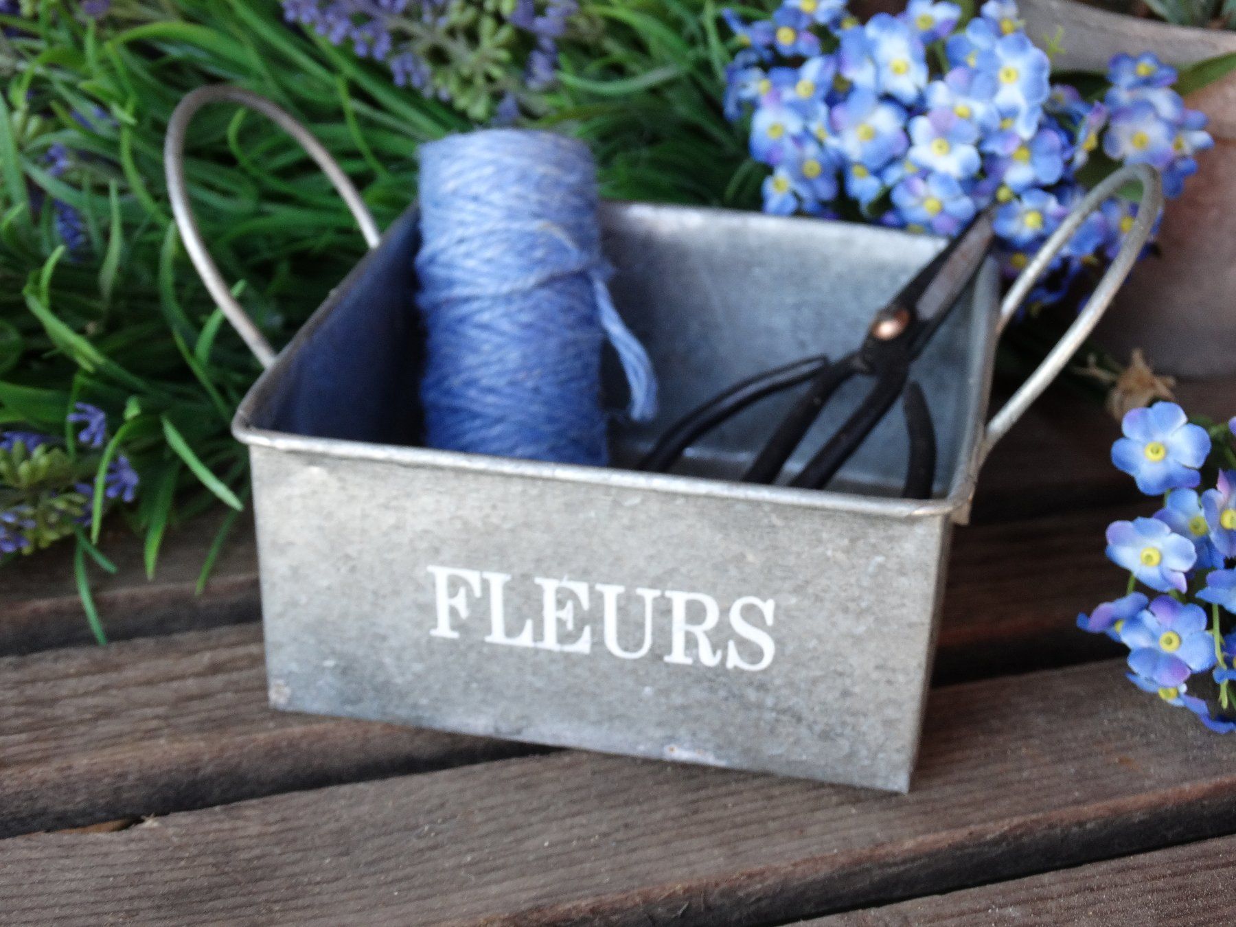 Altre Decorazioni per giardino: Kleine verzinkte Blumen-Wanne, als Pflanztopf oder f.Schere – Usato da Grossaffoltern venduto da amo64 3
