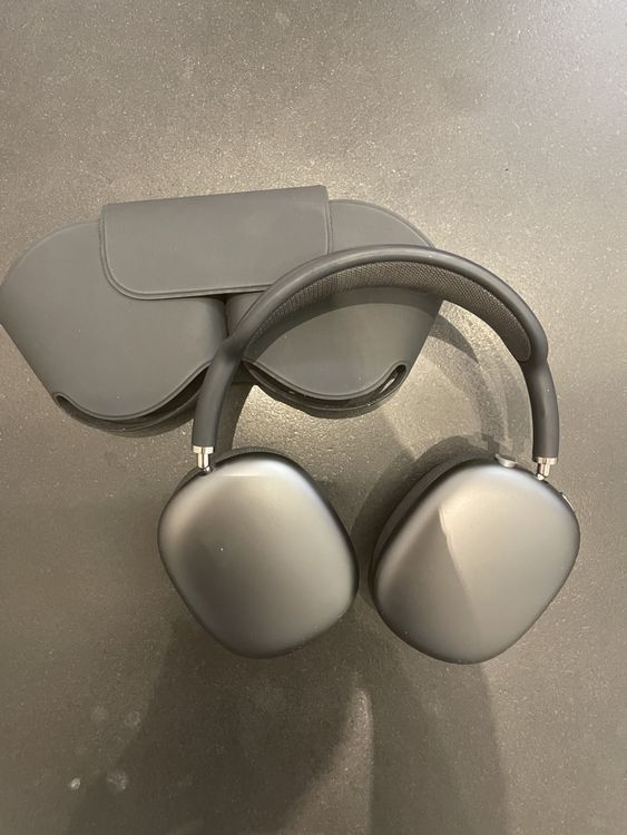 Apple AirPods Max Space Gray 1